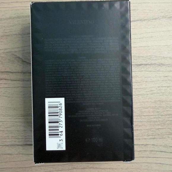 Valentino Black Textured Bottle - Picture 2 of 3